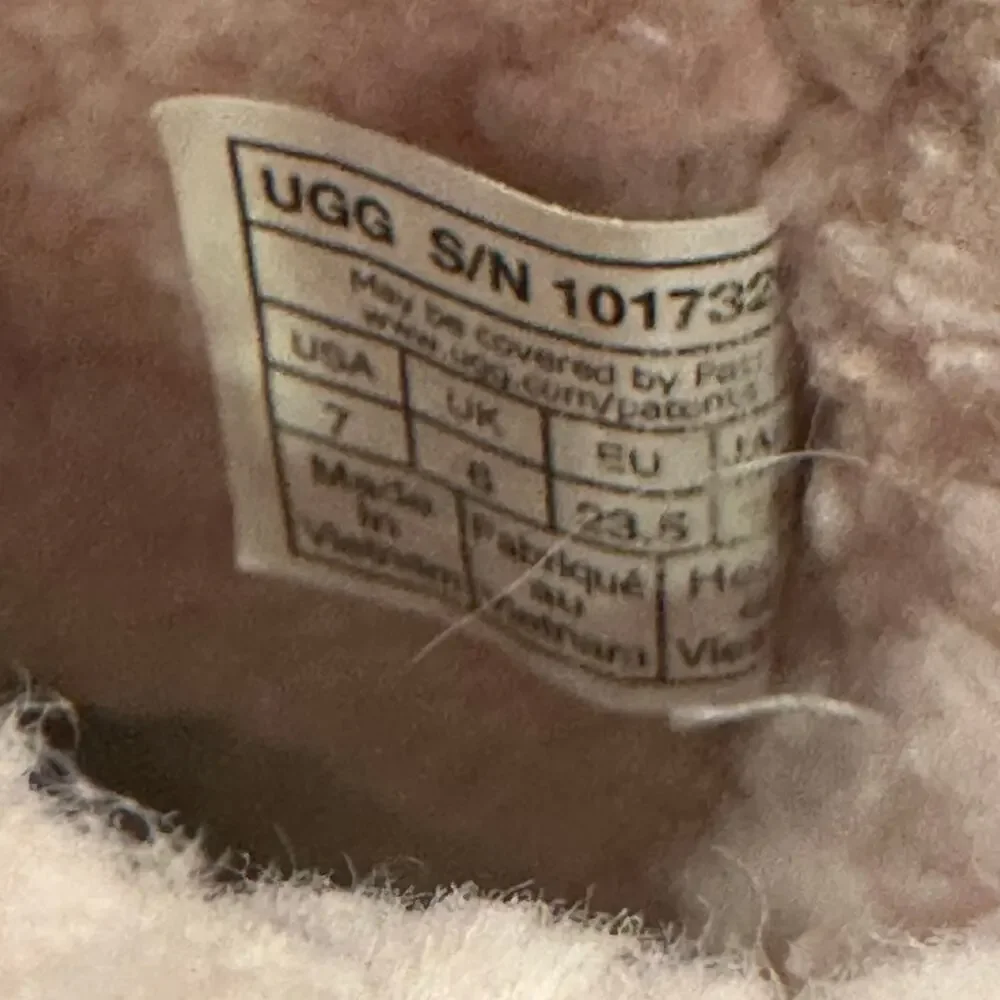 UGG Bailey Bow II Boots sz 7 Pattern Bow UGGs
